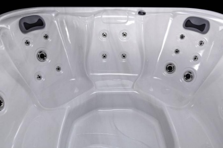 Гидромассажный спа-бассейн Sunrans SR801B Гидромассажный спа-бассейн Sunrans SR801B