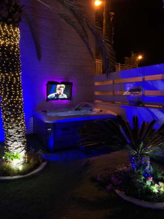 Гидромассажный спа-бассейн Sunrans SR806A Гидромассажный спа-бассейн Sunrans SR806A