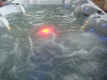 Гидромассажный спа-бассейн Sunrans SR851 Гидромассажный спа-бассейн Sunrans SR851